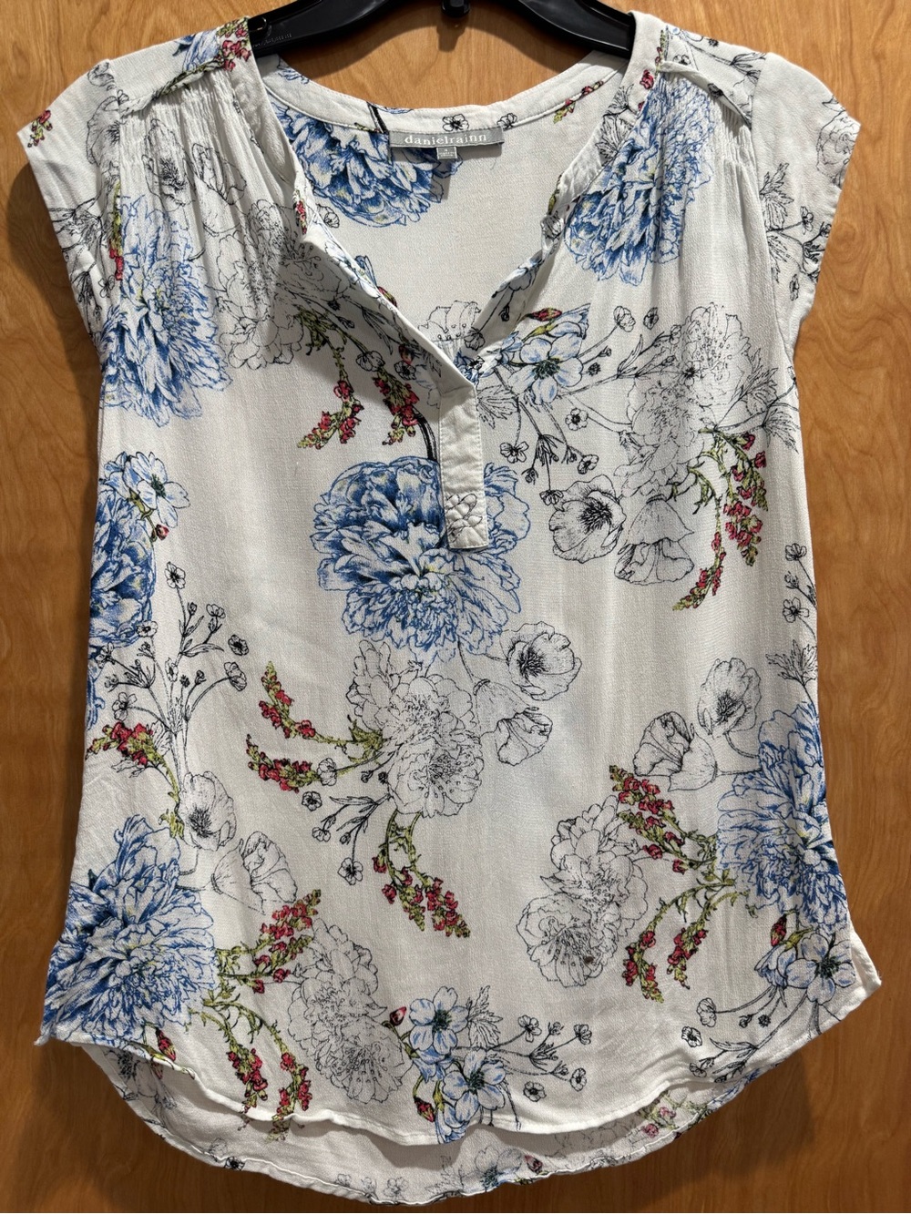 Daniel Rainn White Floral Cap Sleeve V-Neck Blouse with Blue Print